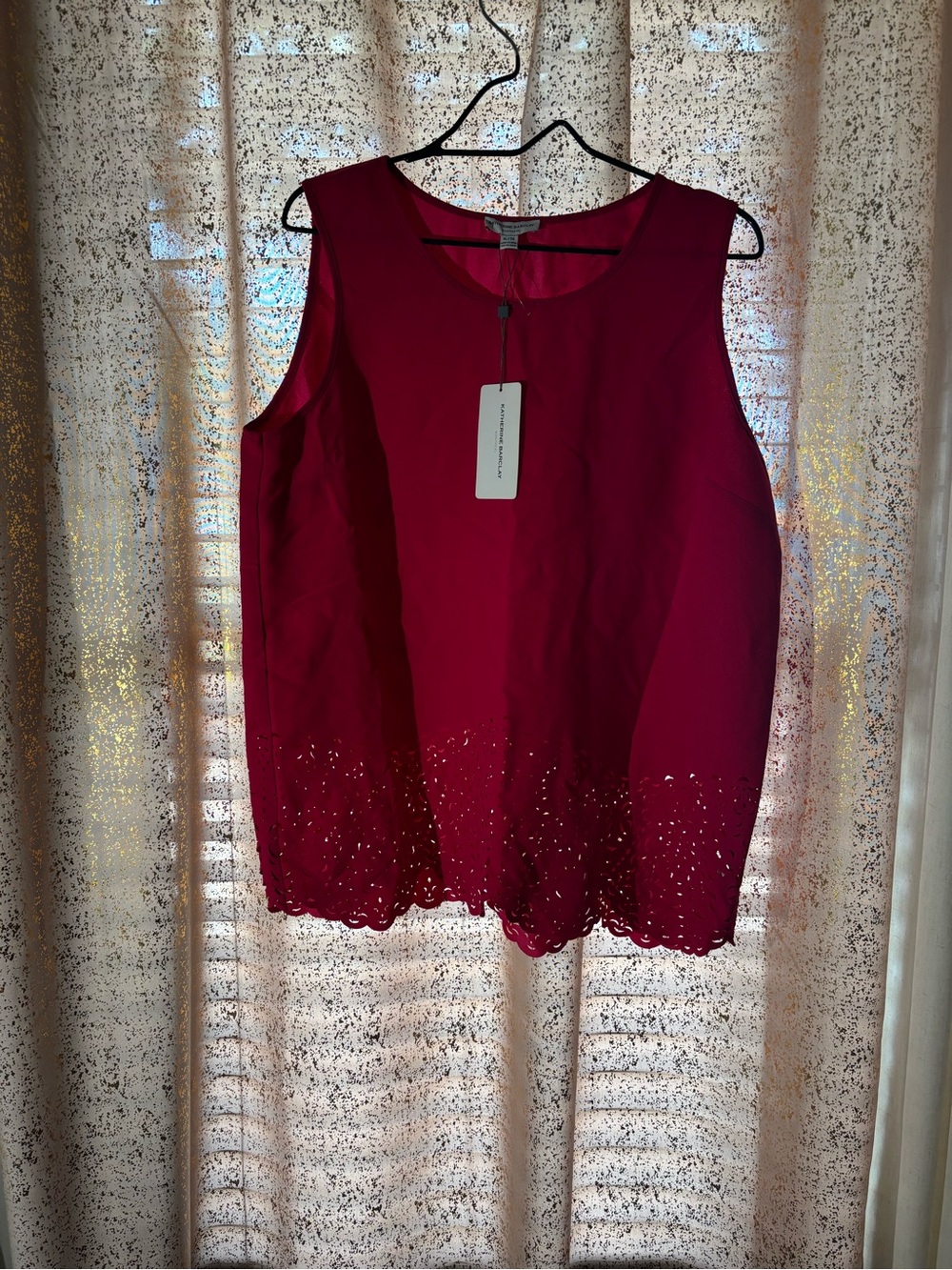 Katherine Barclay Sleeveless Laser-Cut Hem Camisole - Berry Red